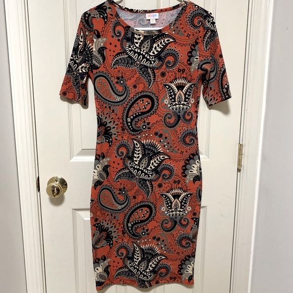Lularoe Julia xsmall fun paisley pattern burnt orange - Picture 1 of 3